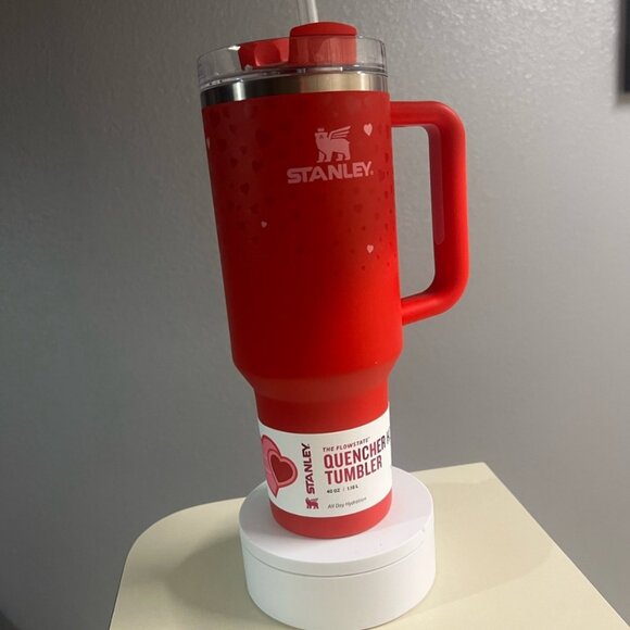 Red Ruby Hearts, 40 oz Stanley, Valentine's edition, The Flowstate Quencher, New - Picture 1 of 13
